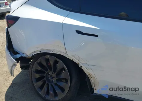 2023 Tesla Model Y Performance Dual Motor All-Wheel Drive z USA, uszkodzony, nr VIN 7SAYGDEF7PF739528